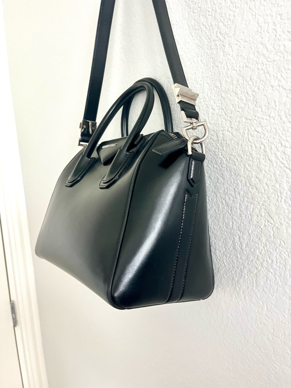 🔥Givenchy Medium Antigona Black Leather Bag🔥 - Picture 9 of 13